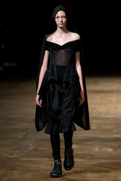 Look 17